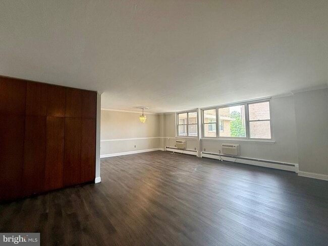 Building Photo - 1301 N Harrison St