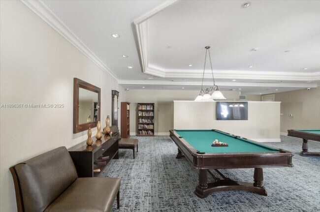 Building Photo - 20000 E Country Club Dr