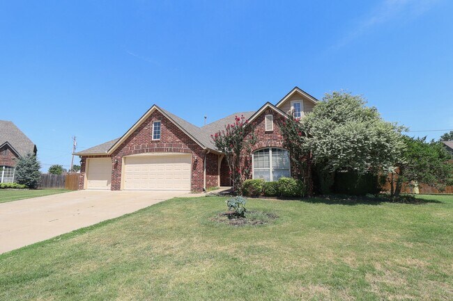 Building Photo - Spacious 4 bedroom 3 bathroom home In Sand Springs