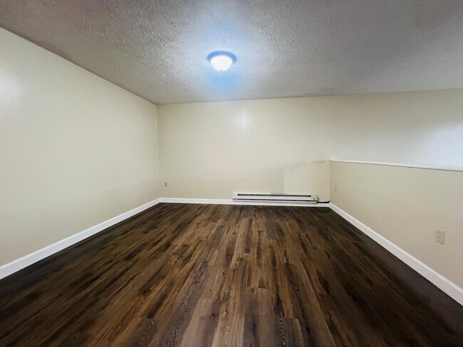 Building Photo - 1107-1111 Burns Ave