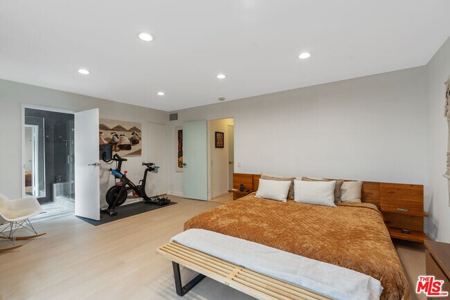 Building Photo - 1979 Grace Ave