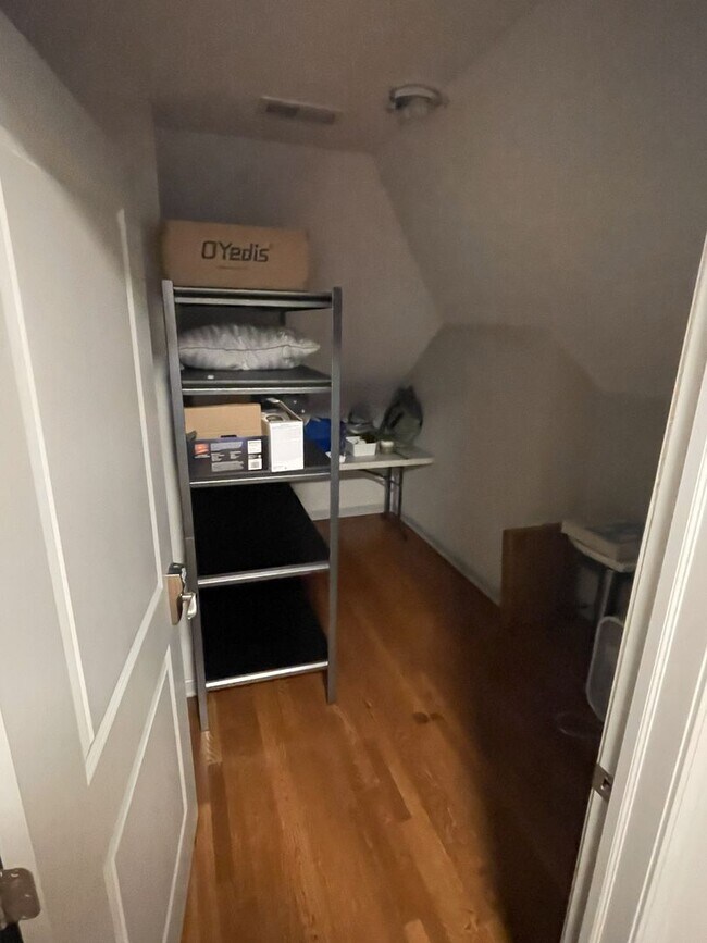 Building Photo - 94 Mcmillen