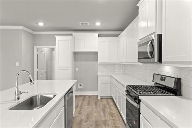 Building Photo - 304 Community Dr