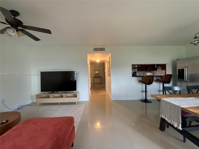 Building Photo - 17100 SW 94th Ave