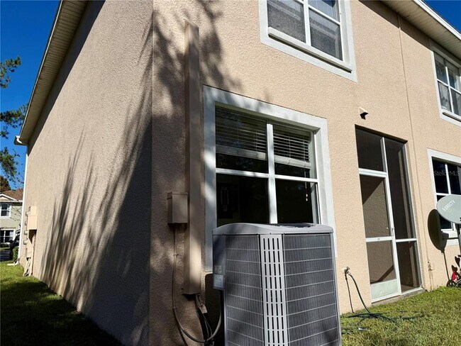 Building Photo - 1040 Sleepy Oak Dr