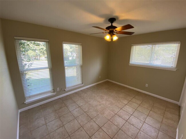 Building Photo - 13003 Algerita Terrace