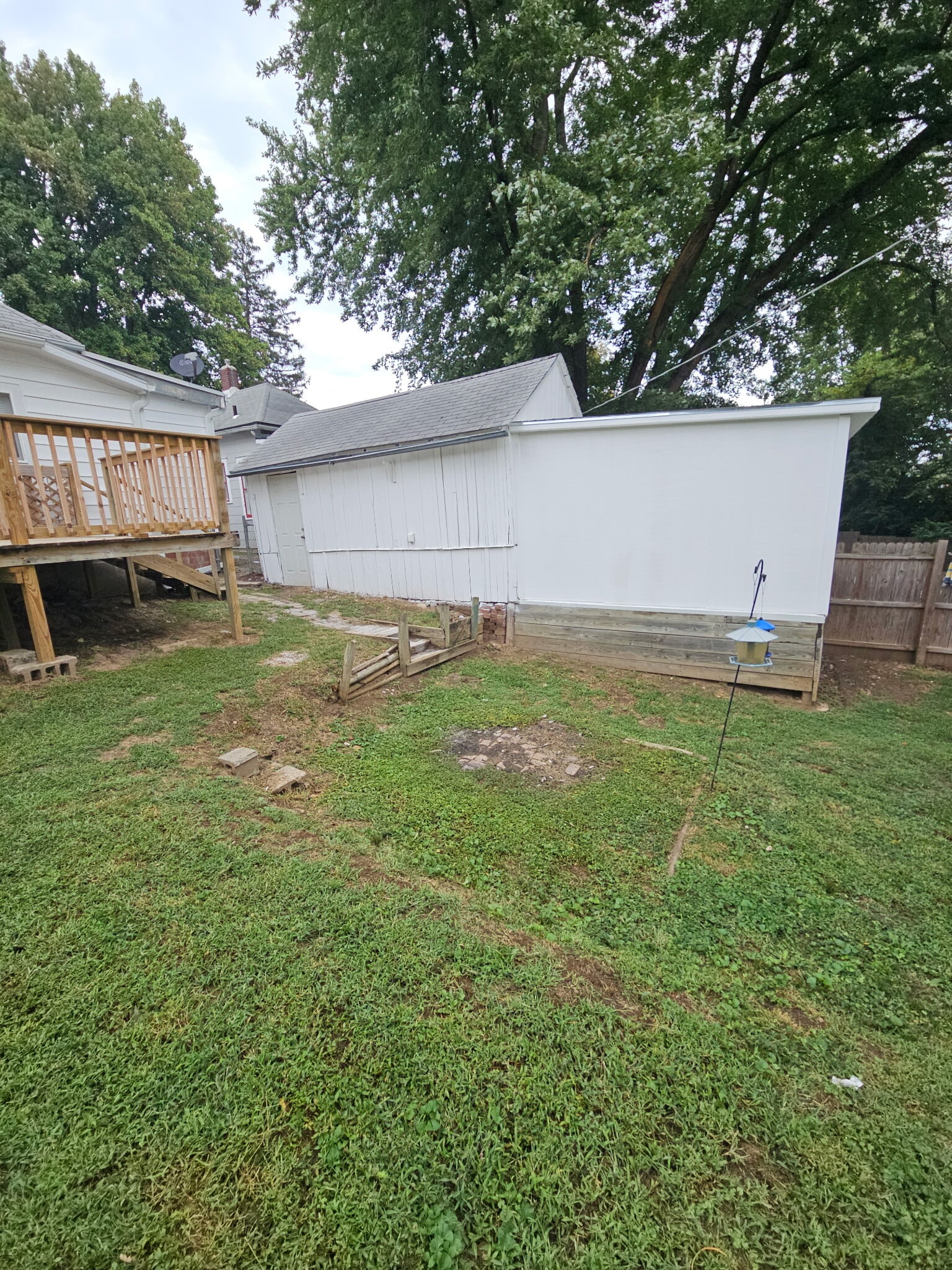 Fenced backyard - 1026 Roosevelt Ave