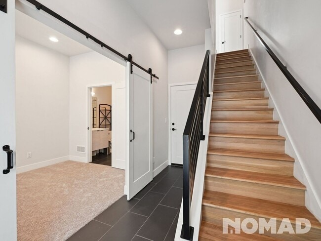 Building Photo - 3039 W 19th Ave