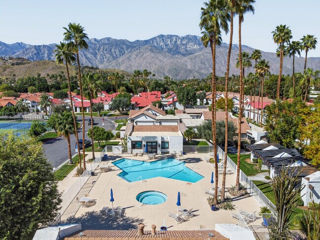 Building Photo - 2490 E Miramonte Cir