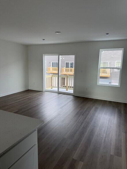 Building Photo - 1413 Oakfield Ln