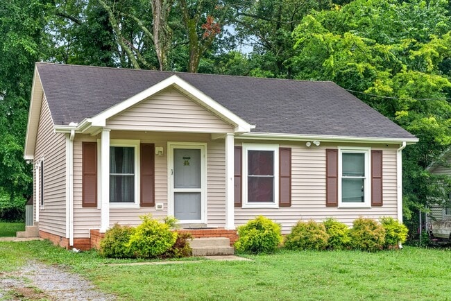 Building Photo - 135 E St