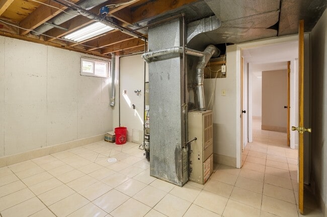 Building Photo - 405 S Kipling St