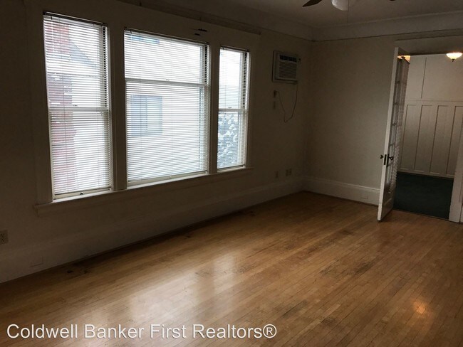 Building Photo - 14 N Clinton St