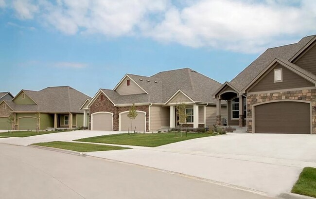 Building Photo - Centennial Pointe West