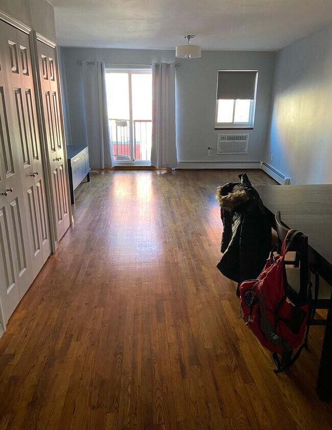 Building Photo - 7103 Fresh Pond Rd