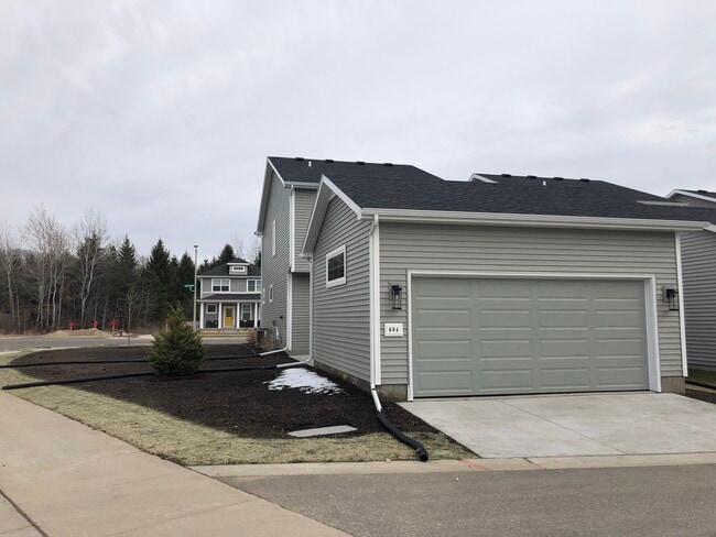 Building Photo - 604 Sugar Maple Ln