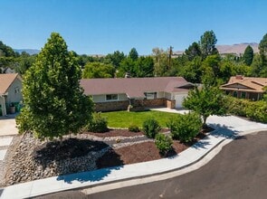 Building Photo - 975 Joshua Dr