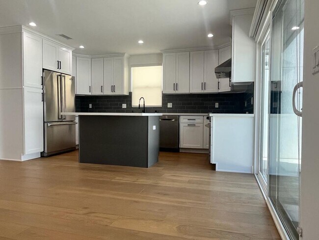 Building Photo - 8100 Paso Robles Ave