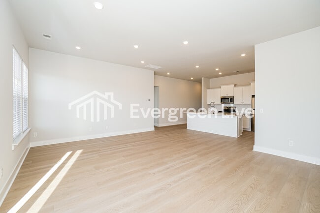 Building Photo - 129 Bloomsbury St