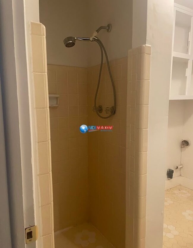 Building Photo - Newly RENOVATED 4-bedroom ranch in PARKVIE...