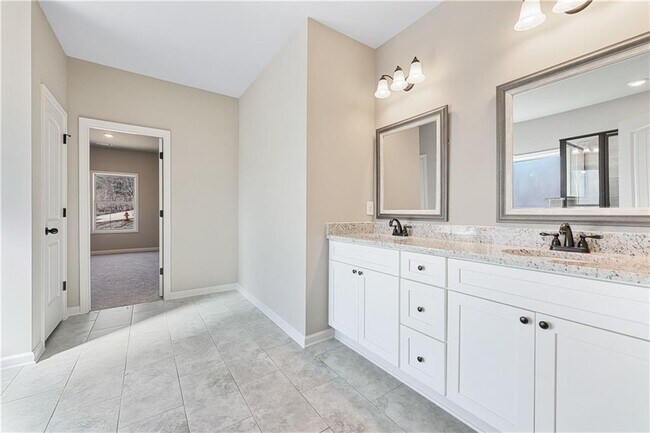 Building Photo - 5714 Ridgewater Cir