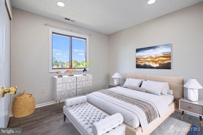 Building Photo - 607 Ravens Crest Dr