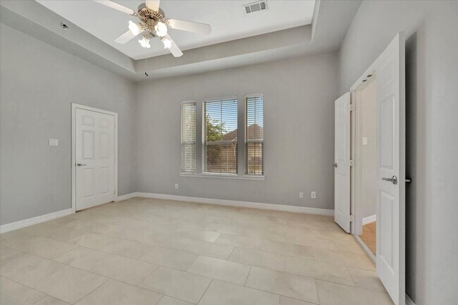 Building Photo - 12430 Timber Hollow