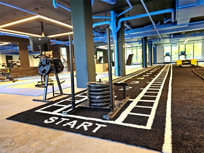 Building Photo - 4400 W Sunrise Blvd