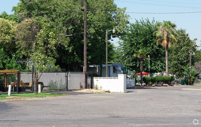 Building Photo - Three Palms Mobile Home & RV Park of Fresno