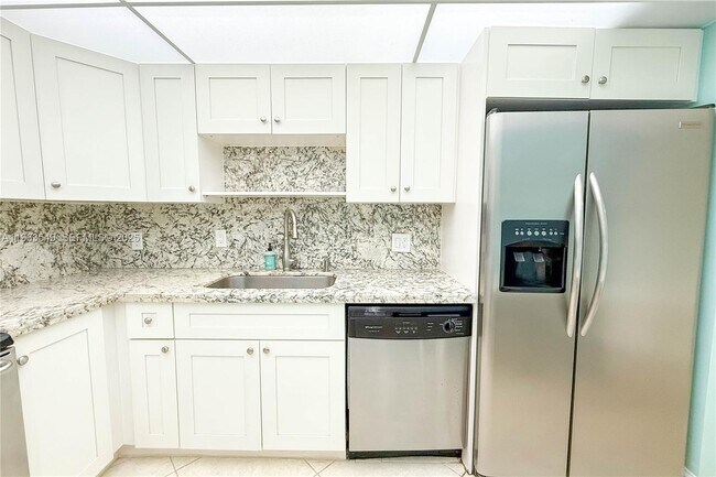 Building Photo - 1980 S Ocean Dr