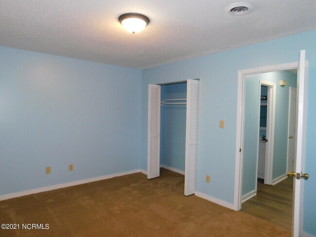Building Photo - 201 Shipman Rd