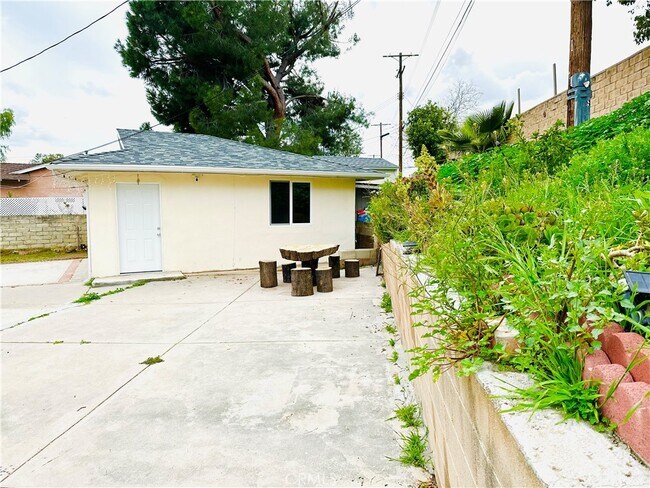 Building Photo - 11598 Cranston Ave