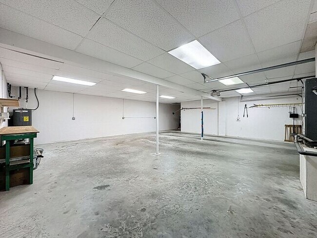 Building Photo - Exquisite Lake County Home with Lake Harris Views