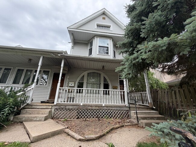 Building Photo - 612-616 South 10th Street