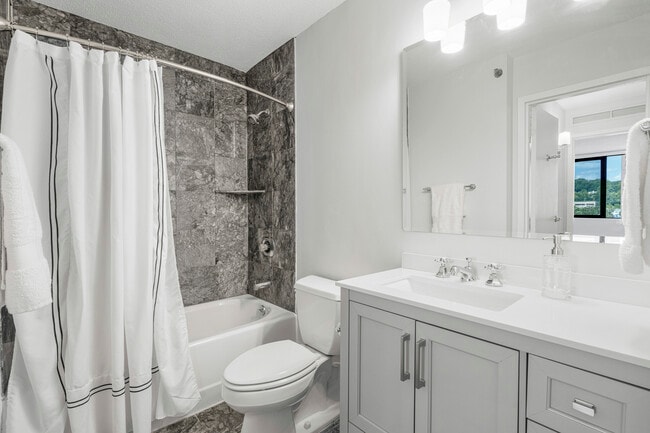 Building Photo - 4 Martine Ave