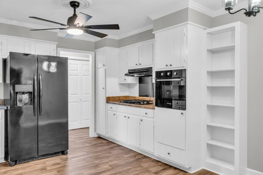 Building Photo - 1609 Chickasaw Dr