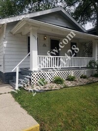 Building Photo - 2 BR House Near Lakeside Park