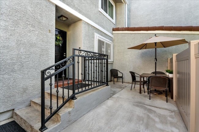 Building Photo - Updated Three Level Arcadia Townhome with Private Yard and Attached Garage