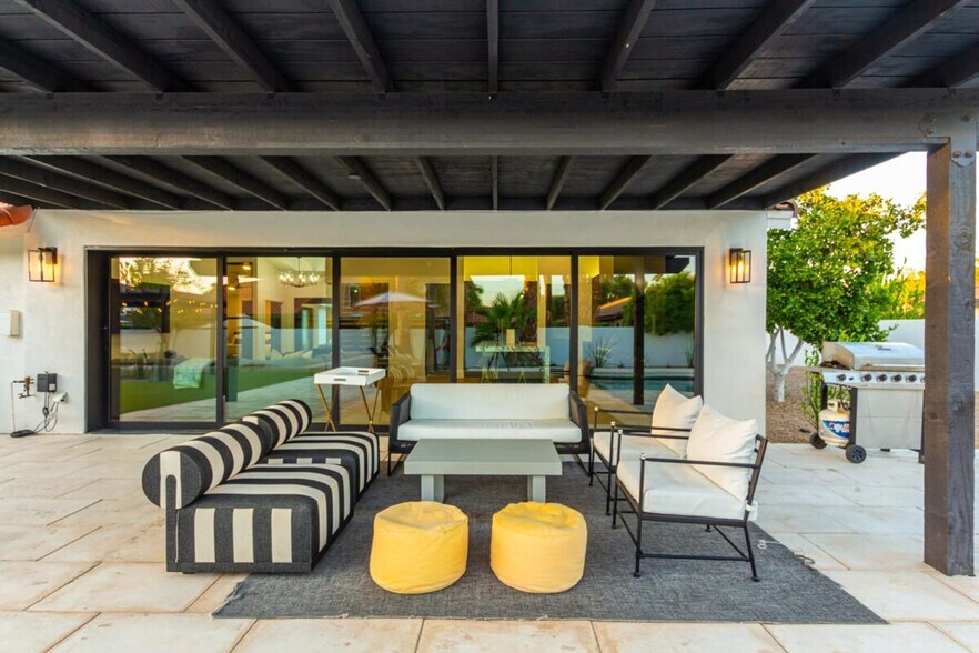 Building Photo - 10331 E Sahuaro Dr