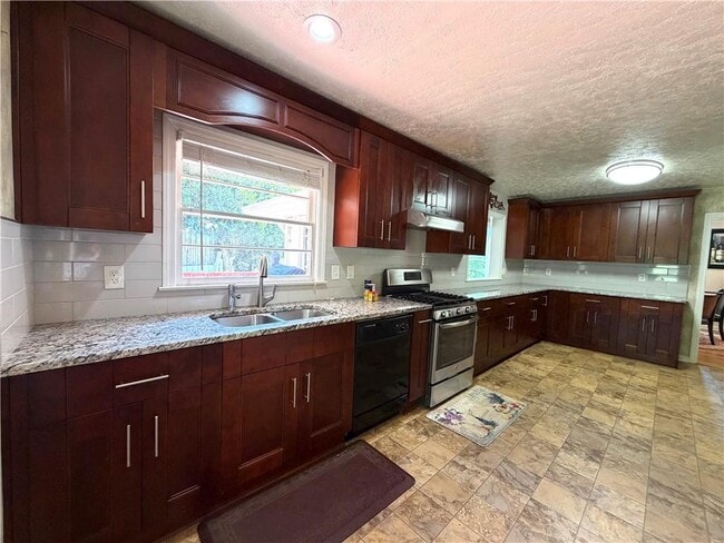Building Photo - 164 Osner Dr NE