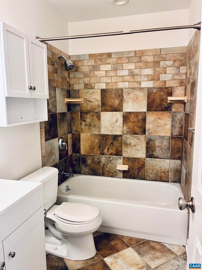 Building Photo - 210 Saponi Ln