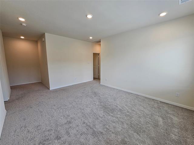 Building Photo - 2800 Jacaranda Dr