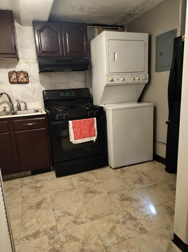 Building Photo - 519 Utah Ave