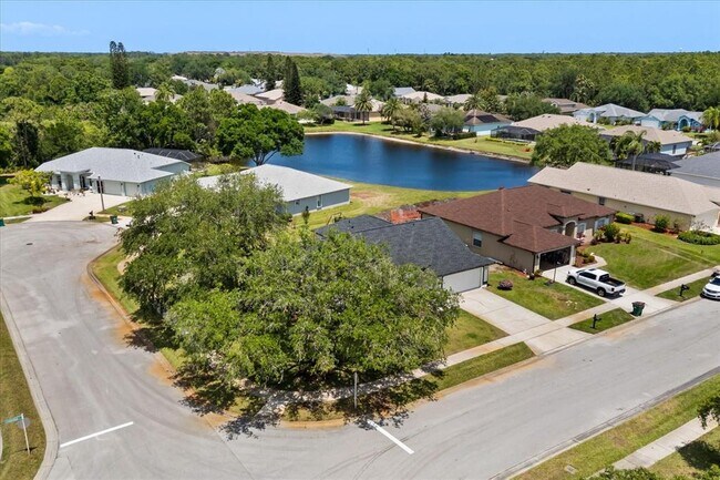 Building Photo - 800 Potomac Dr