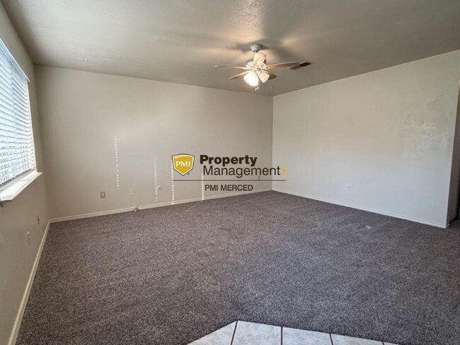 Building Photo - 2 Bedroom House Available Now for $1800!