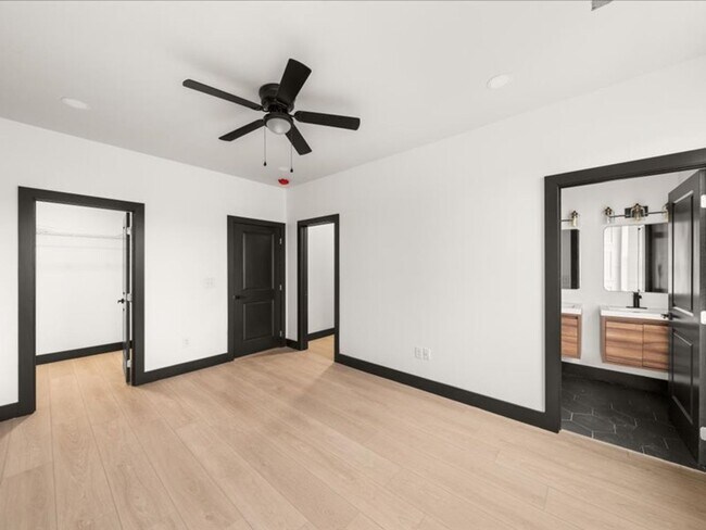 Building Photo - Knoxville 37914 - 3 bedroom, 3 bath stunni...