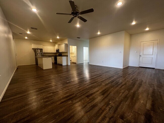 Building Photo - JULY PRE-LEASE! Spacious Townhome