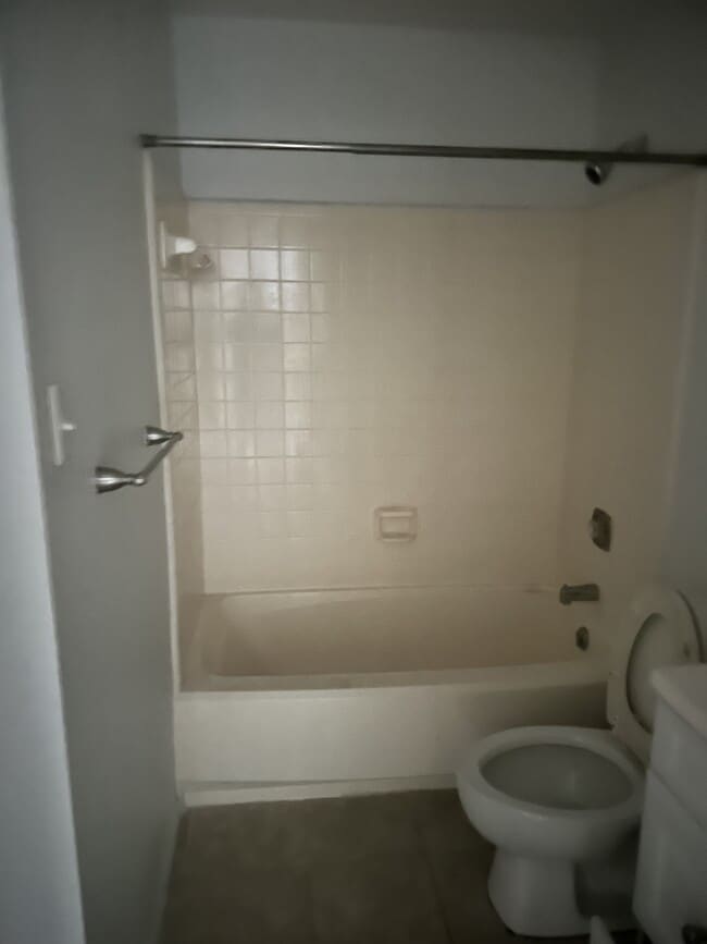 Building Photo - 2900 Heathstead Place