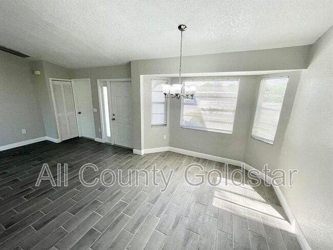 Building Photo - 19468 Edgewater Dr