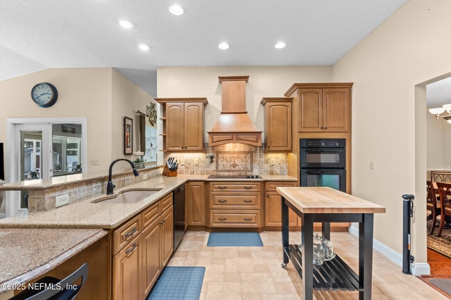 Building Photo - 6656 Rivercrest Dr